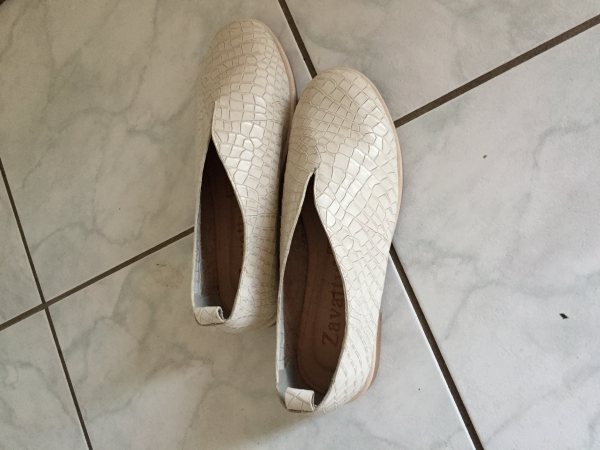 Chaussure blanc cassé pointure 36,5 neuf