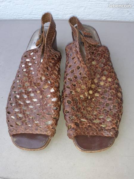 Chaussure d'&eacute;t&eacute; tress&eacute;e