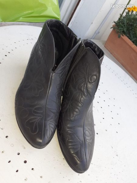 Chaussure de femme en v