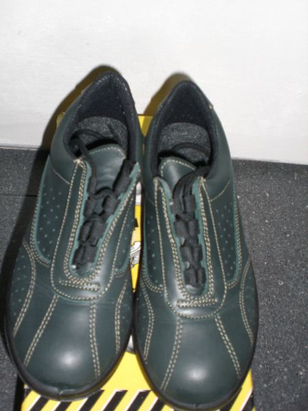 Vente Chaussure de securite t.37 ou t.41 neuve