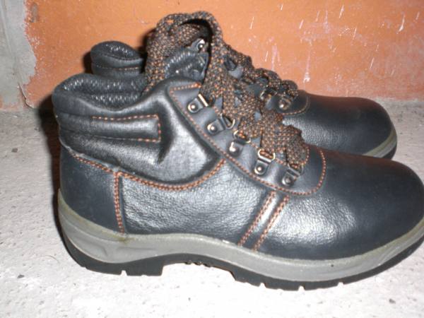 Chaussure de securite t.37 ou t.41 neuve pas cher