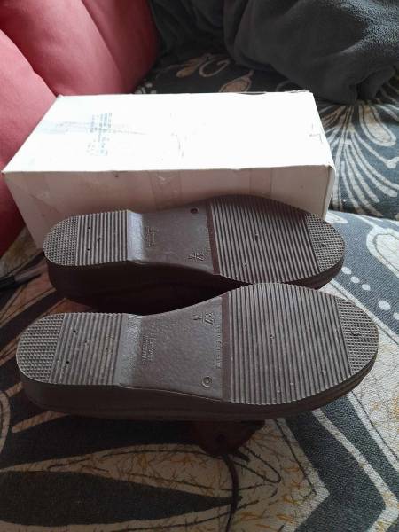 Chaussure fourr&eacute; derby femme en croute de cuir pas cher