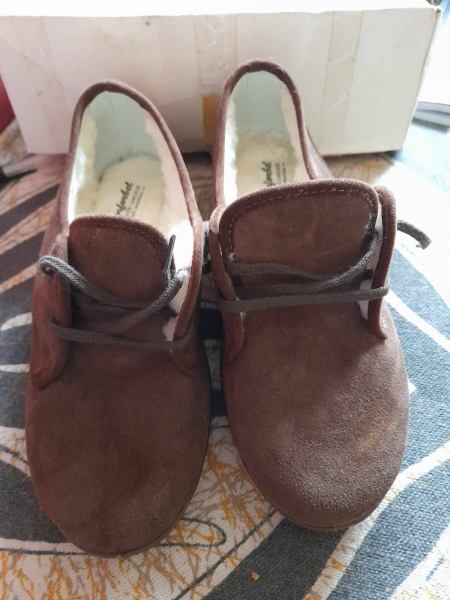 Chaussure fourr&eacute; derby femme en croute de cuir