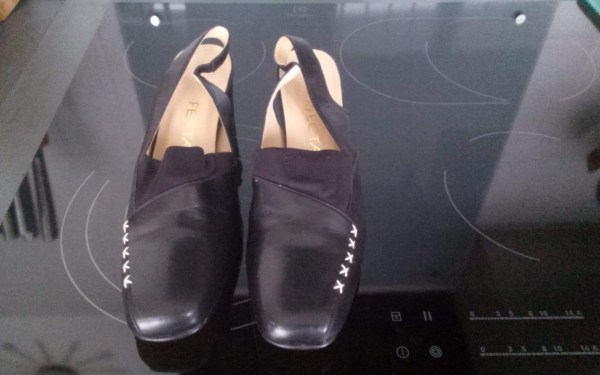 Vente Chaussures  noires cuir marque perfecta  p.40