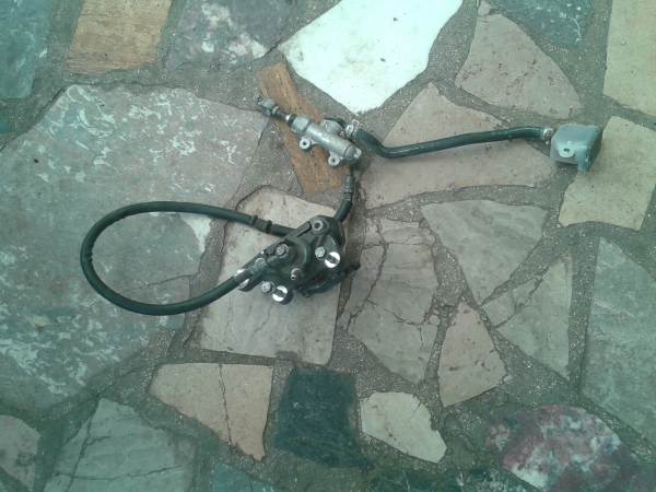 Circuit de frein arriére suzuki 750 inazuma 1999