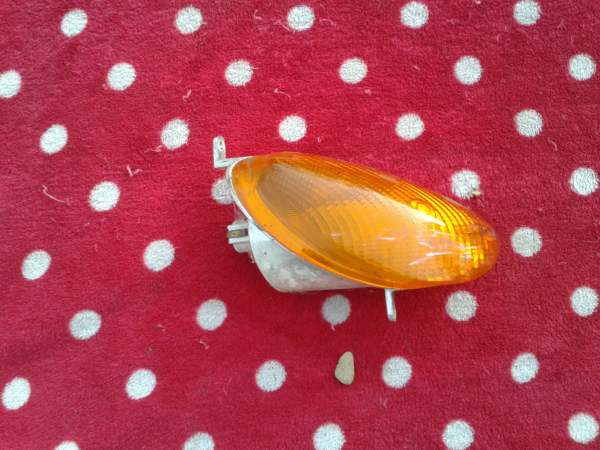 Clignotant av droit yamaha 125 majesty 2002 pas cher