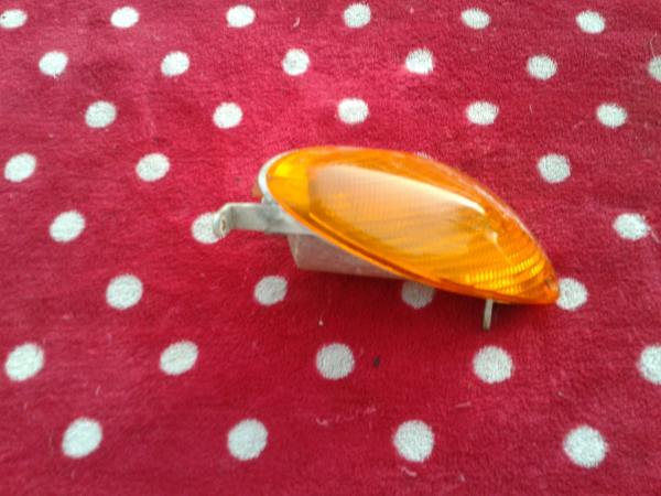 Clignotant av gauche yamaha 125 majesty 2002