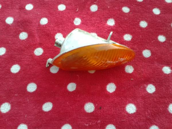 Vente Clignotant av gauche yamaha 125 majesty 2002