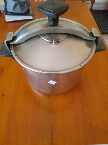 Cocotte minute seb 8 l avec panier