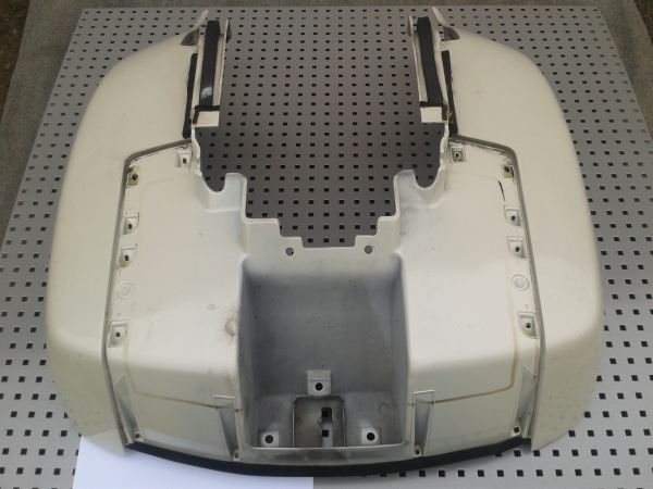 Annonce Coffre blanc honda pc 800 pacific coast 1998