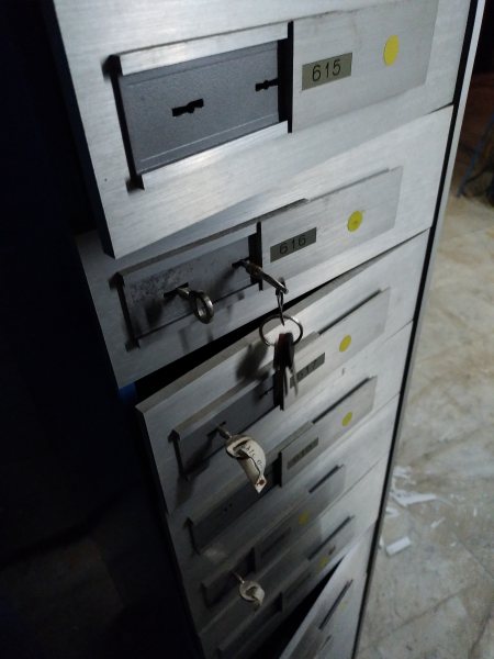 Coffres forts individuels de banque fichet bauche pas cher