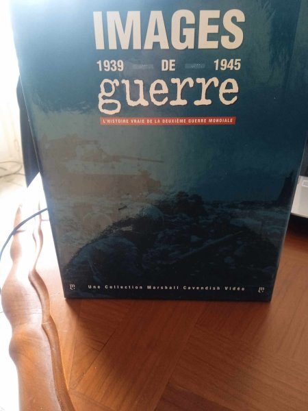 Coffret vhs "  images de la guerre 39/45 "