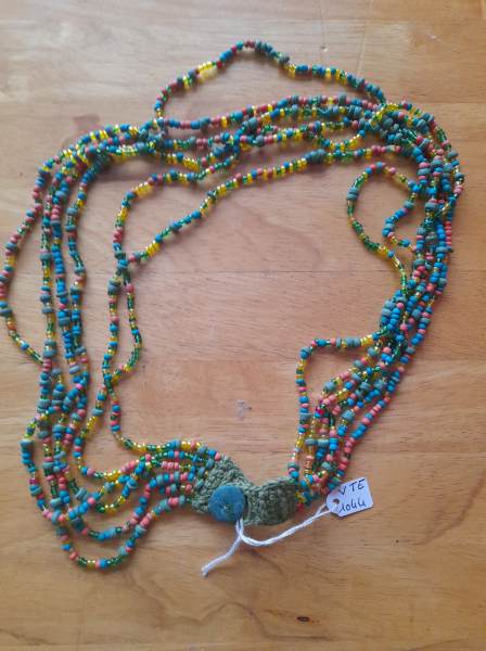 Collier ethnique en perle et broderie
