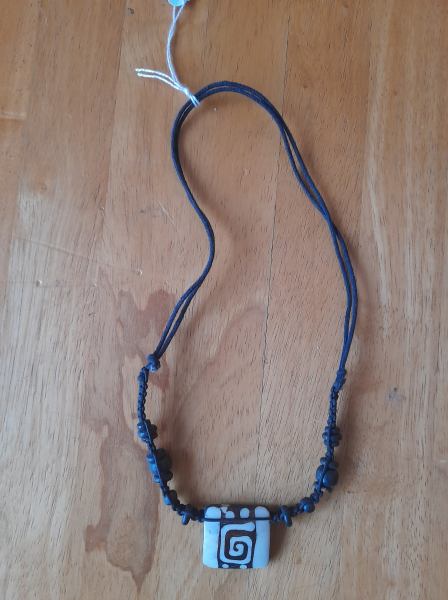 Collier tib&eacute;taine en os n&deg;2