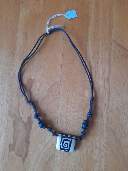 Collier tibétaine en os n°3