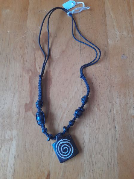 Collier tib&eacute;taine en os n&deg;5