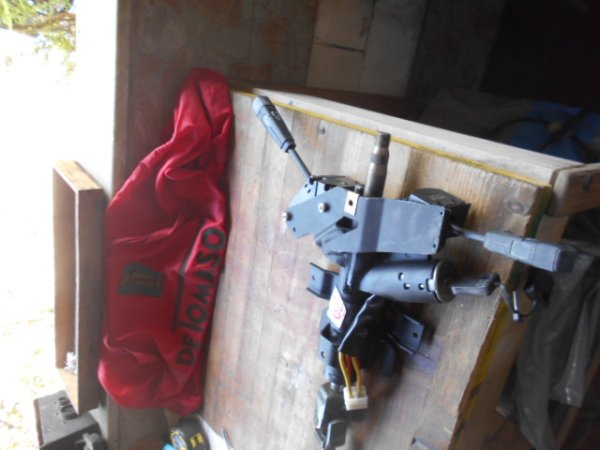 Vente Colonne de direction et commodo de tomaso pantera