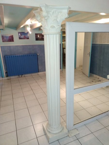 Colonne en pl&acirc;tre