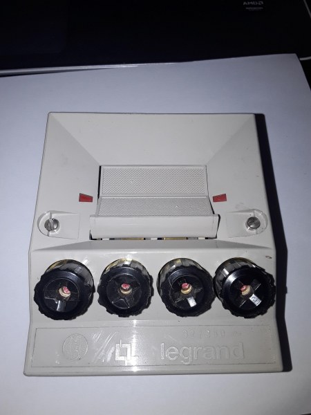 Interrupteur combine pac legrand 3p+n  32a  380v