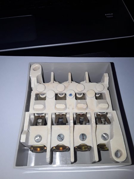 Interrupteur combine pac legrand 3p+n  32a  380v pas cher