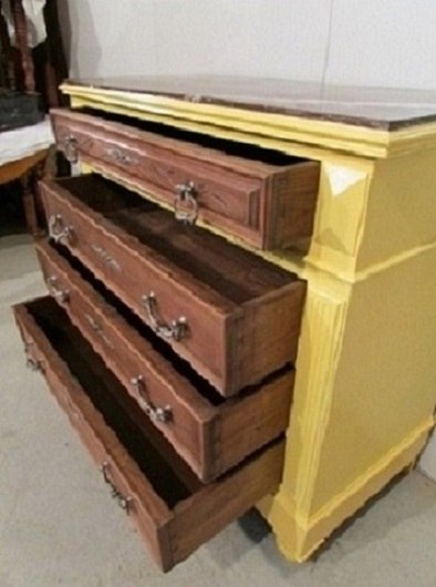 Annonce Commode relook&eacute;e jaune