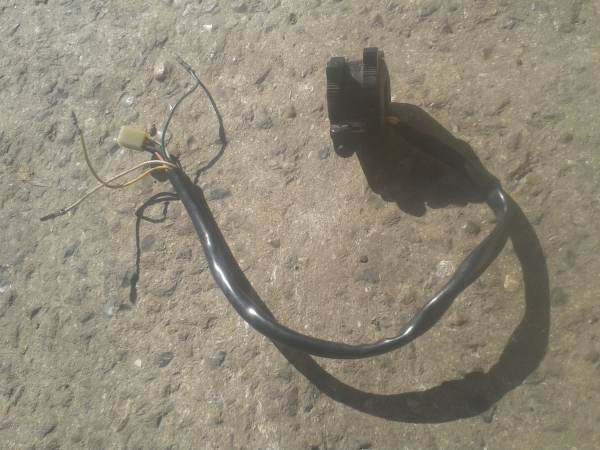 Annonce Comodo gauche suzuki 380 gt 1977