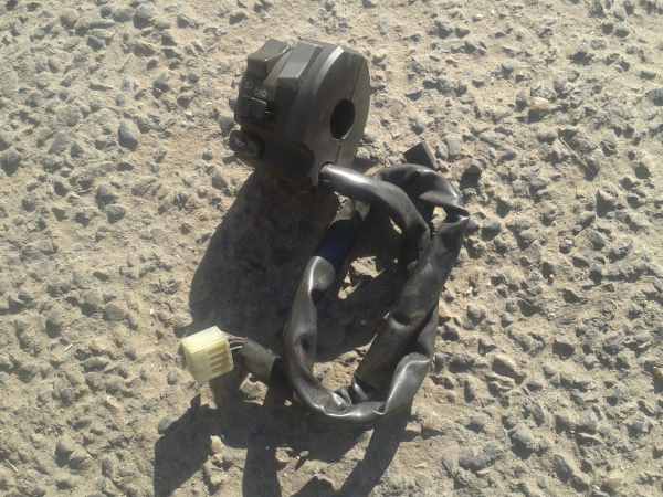 Annonce Comodo gauche triumph 900 tiger 1998