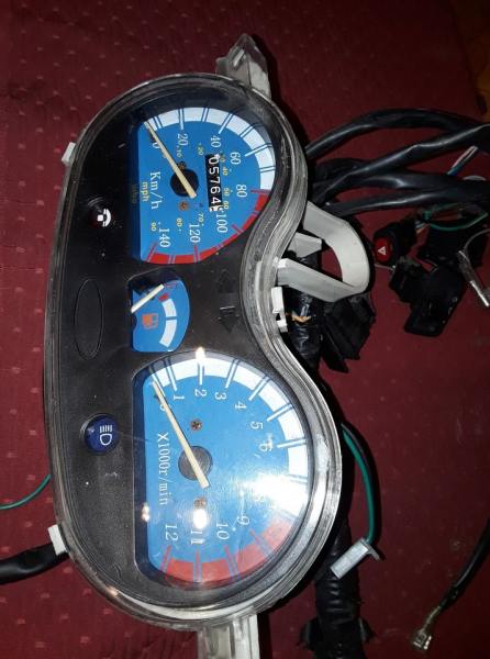 Compte tour / compteur scooter