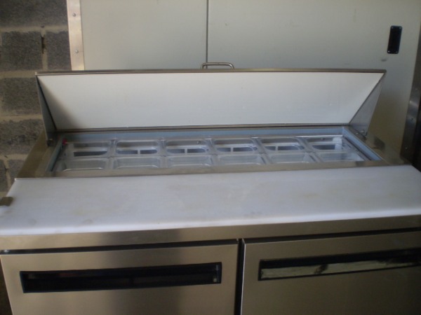 Comptoir de pr&eacute;paration 2 portes 405l polar 230 vo pas cher