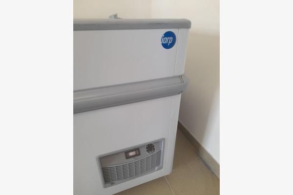 Cong&eacute;lateur coffre avec vitres. pas cher