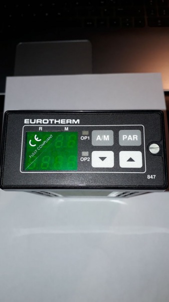 Controleur de temperature eurotherme neuf,