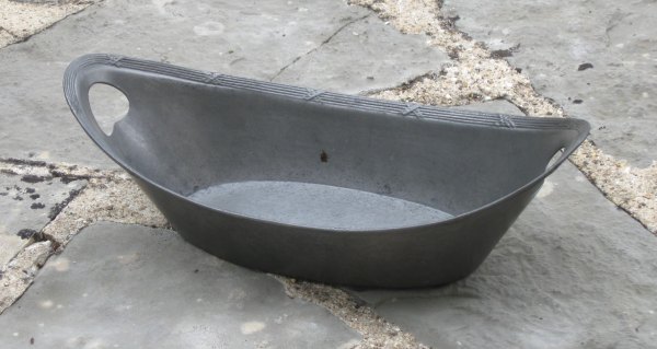 Corbeille en &eacute;tain art nouveau sign&eacute;e osiris pas cher