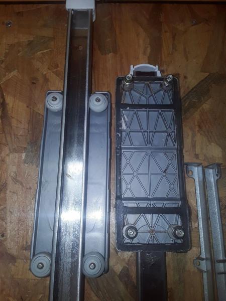 Vente Coulisses pour panier lav vaiss i indesit idl502