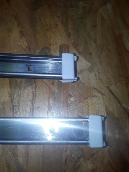 Annonce Coulisses pour panier lav vaiss i indesit idl502