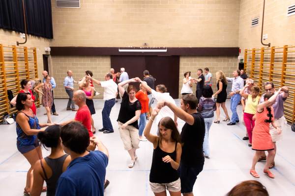 Cours de danse de rock'n roll - le boogie