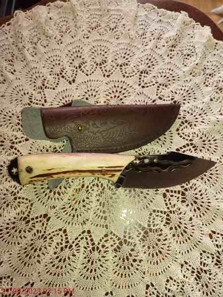 Couteau chasseur artisanal (bois de cerf) pas cher
