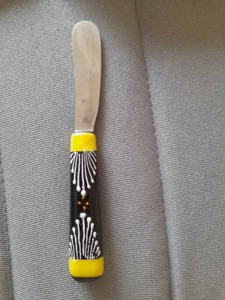 Couteaux &agrave; beurre inox et manche en c&eacute;ramique