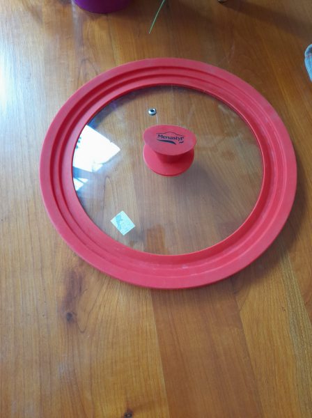 Couvercle &agrave; sauteuse en verre  et silicone