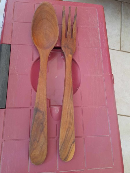 Couvert &agrave; salade en bois d'olivier