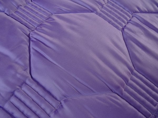 Couvre lit matelass&eacute; lit 2 personnes pas cher