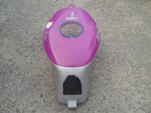 Annonce Couvre réservoir aprilia 50 rs 1998