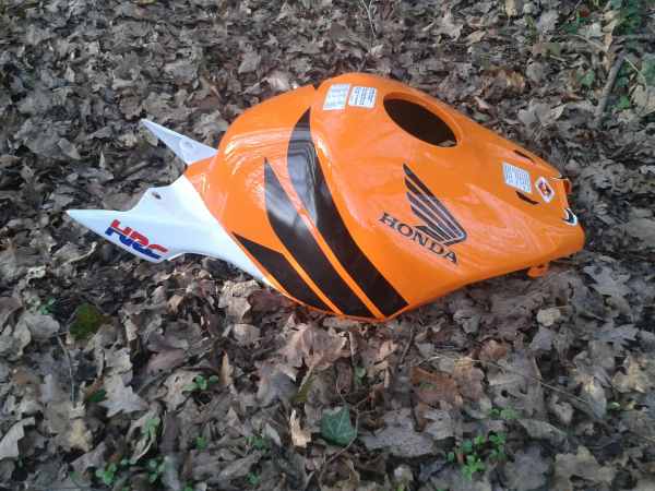 Couvre r&eacute;servoir honda cbr 1000 rr repsol 2005