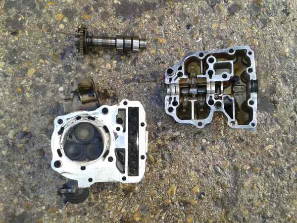 Annonce Culasse avant honda pc 800 pacific coast 1989