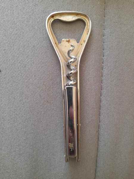 Annonce Décapsuleur multifonction