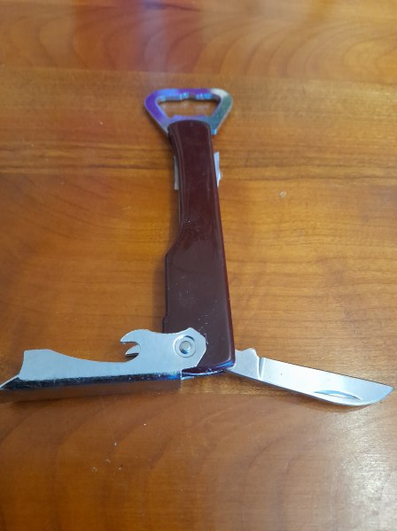 Décapsuleur multifonction