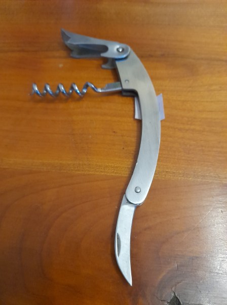 Décapsuleur multifonction en inox