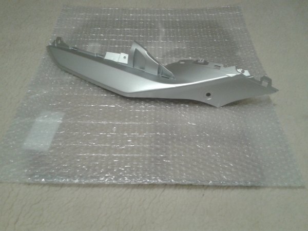 Demi carénage droit suzuki 1000 gsxr k12 2012