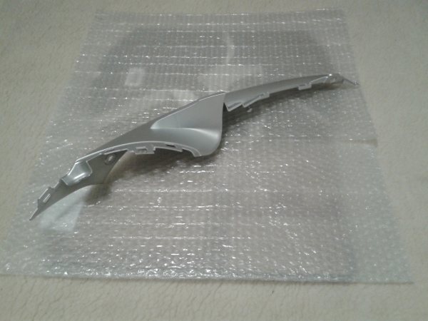 Annonce Demi carénage droit suzuki 1000 gsxr k12 2012