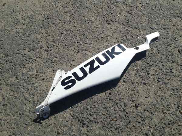 Demi sabot gauche suzuki 600 gsxr k7 2007 pas cher