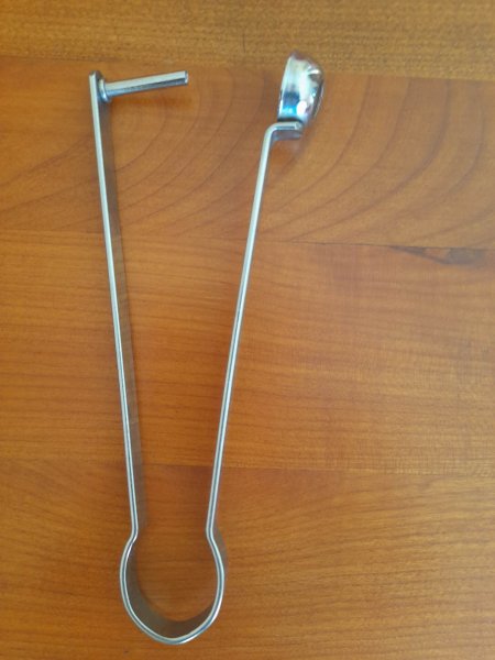 Dénoyauteur manuel en inox - olives , cerises .